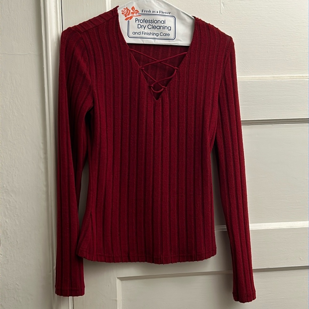 Burgundy mock lace up v neck long sleeve